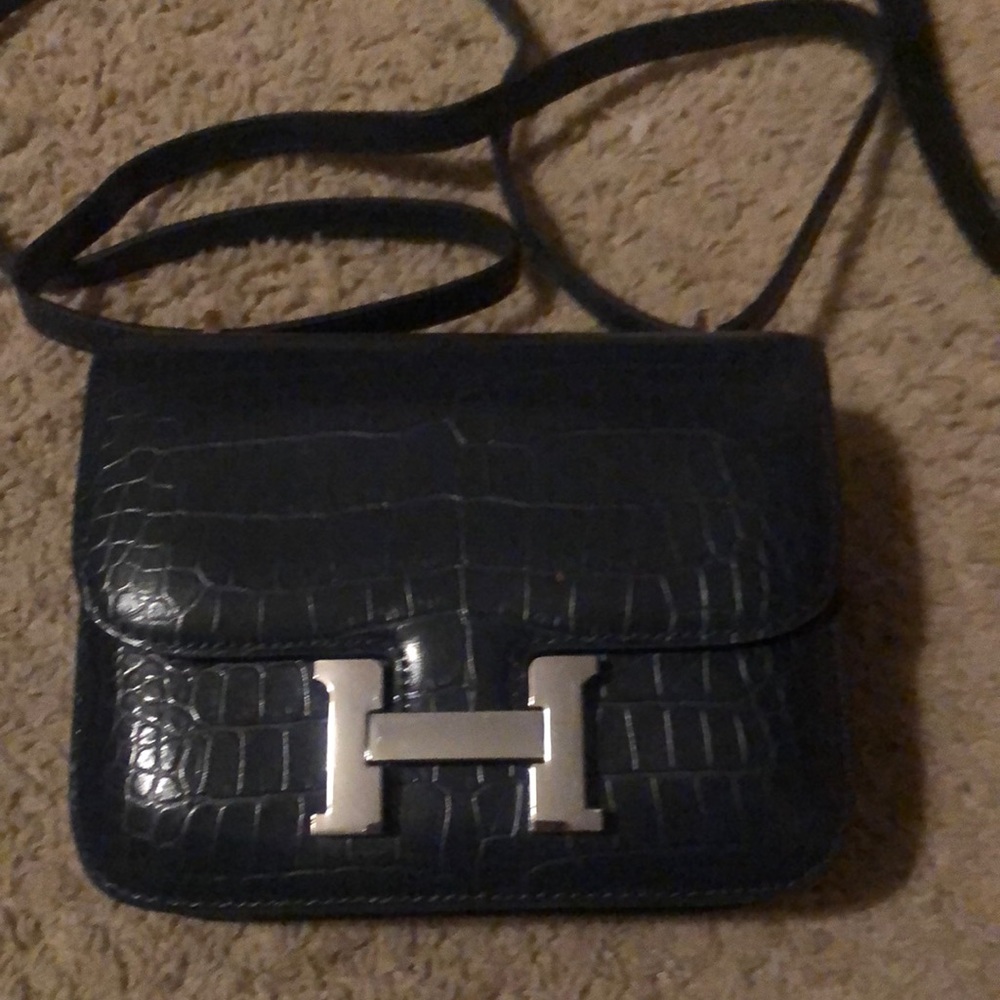 Classy crossbody